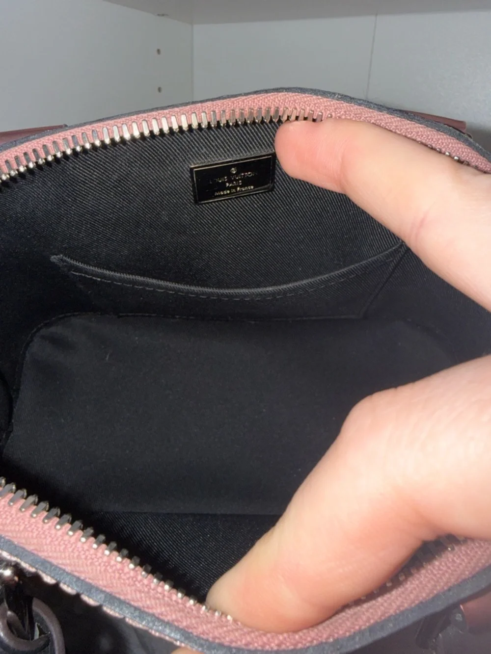 Louis Vuitton Alma BB Rose Cuivre Vernis - Picture 11 of 16